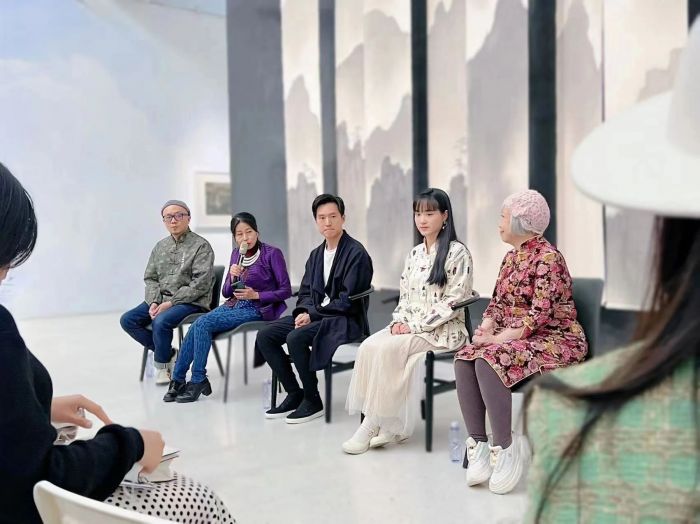 ▲ “携古共游”艺术家座谈‍‍‍嘉宾（从左至右）：劳炜科、肖戈、周名德、王依雅、陆蓉之