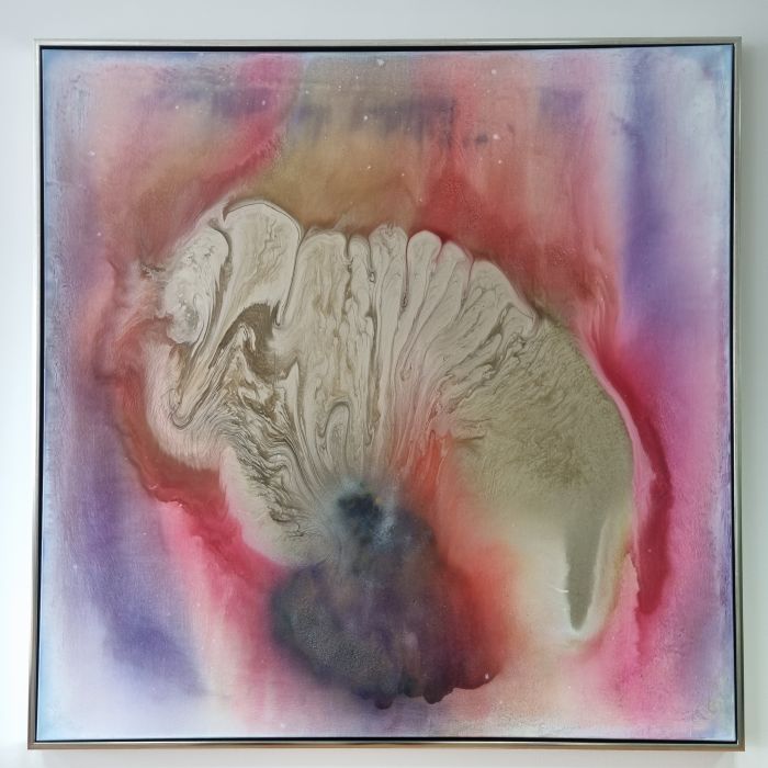 10 伊琳娜·科瓦科《金贝壳》，布面丙烯、混合媒体框架，150×150×5cm，2023年